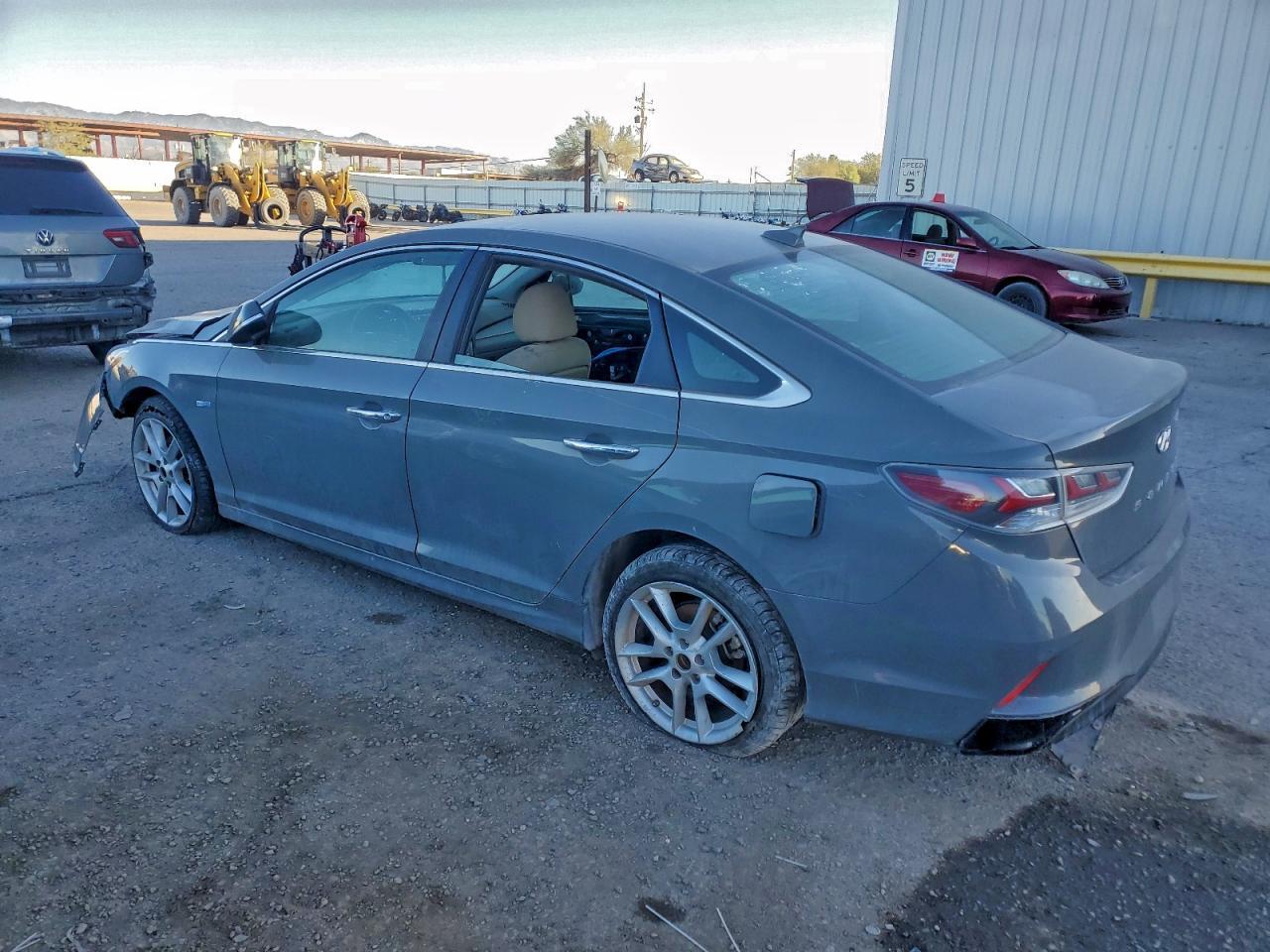 2019 Hyundai Sonata Hybrid - Фото 2