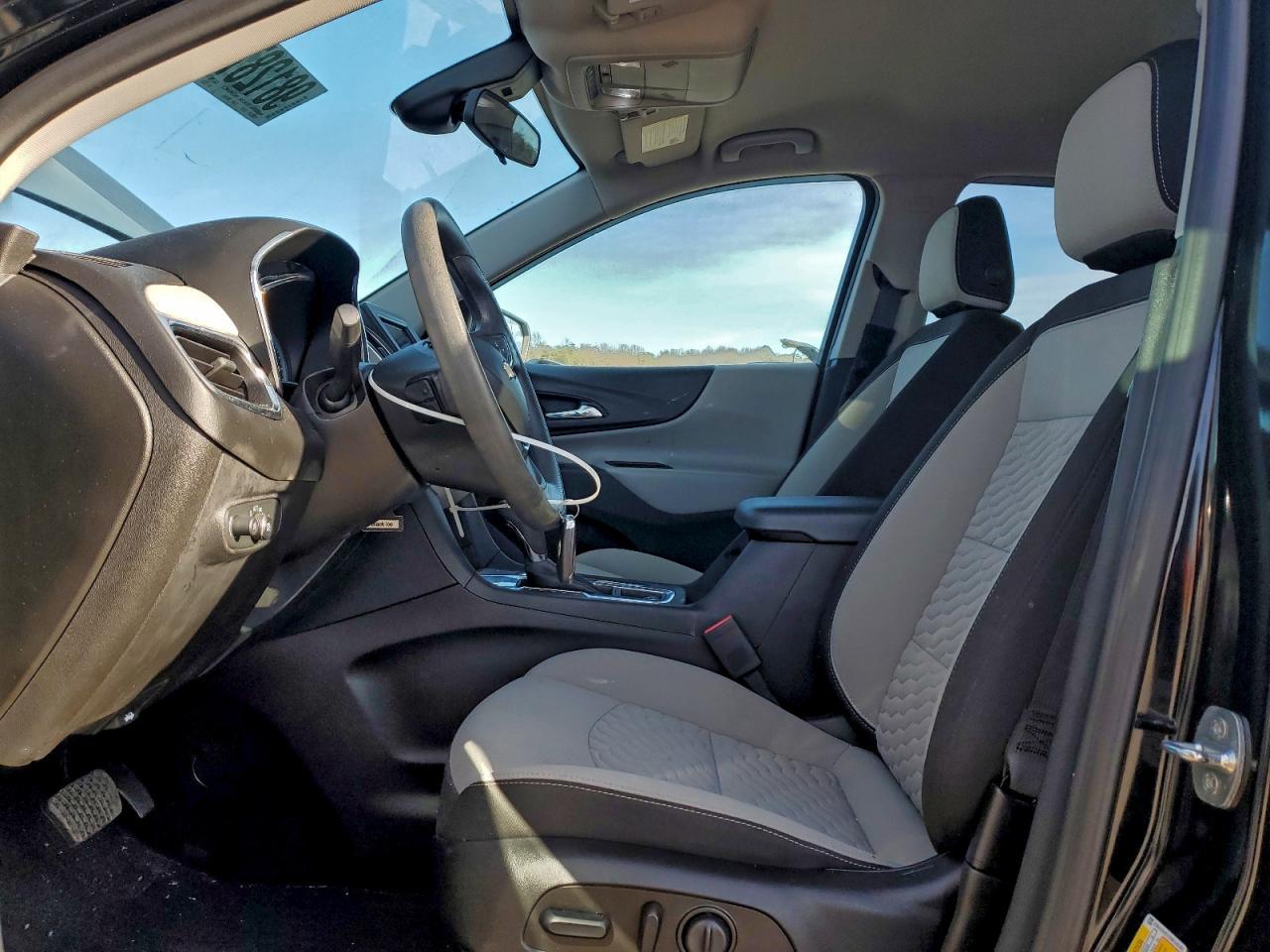 2021 Chevrolet Equinox Ls - Image 7