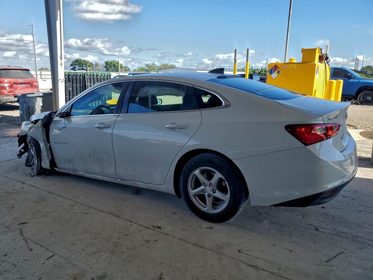 2018 Chevrolet Malibu Ls - Фото 2