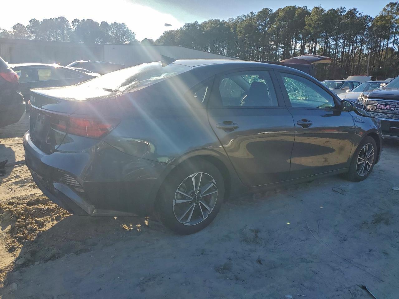 2024 Kia Forte - Image 3