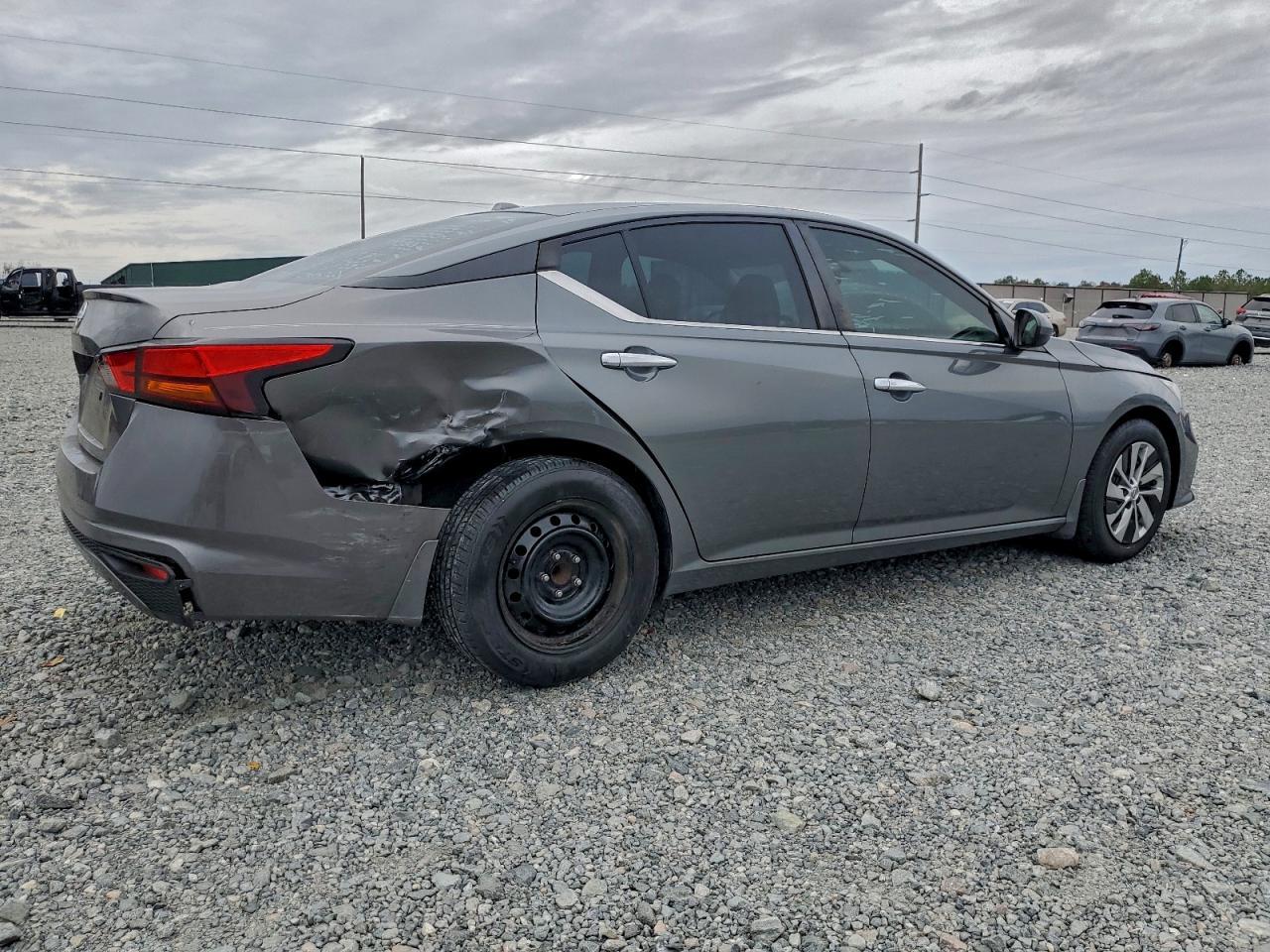 2019 Nissan Altima S - Фото 3