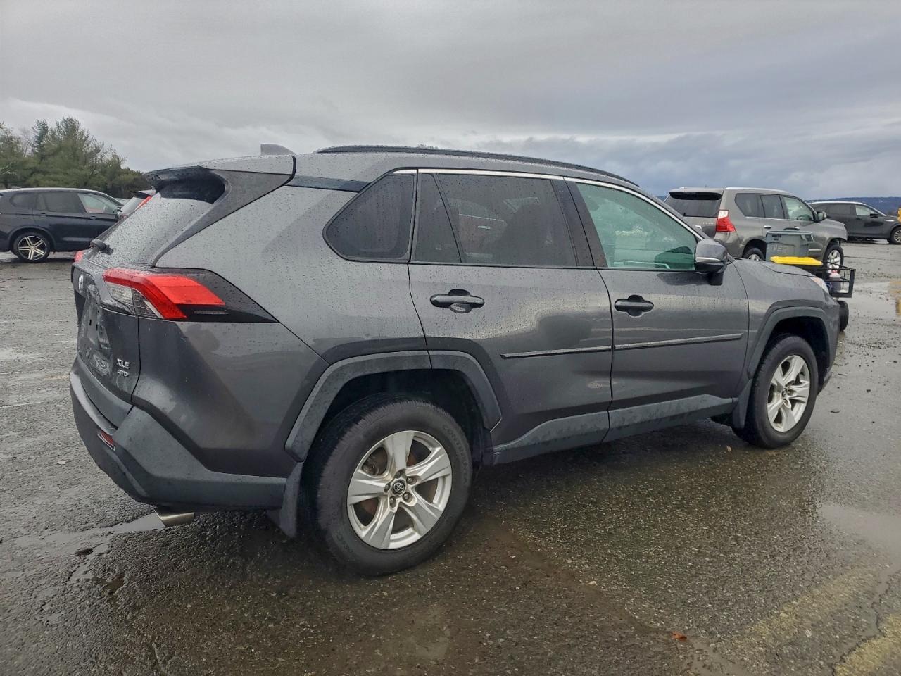 2021 Toyota Rav4 Xle - Фото 3