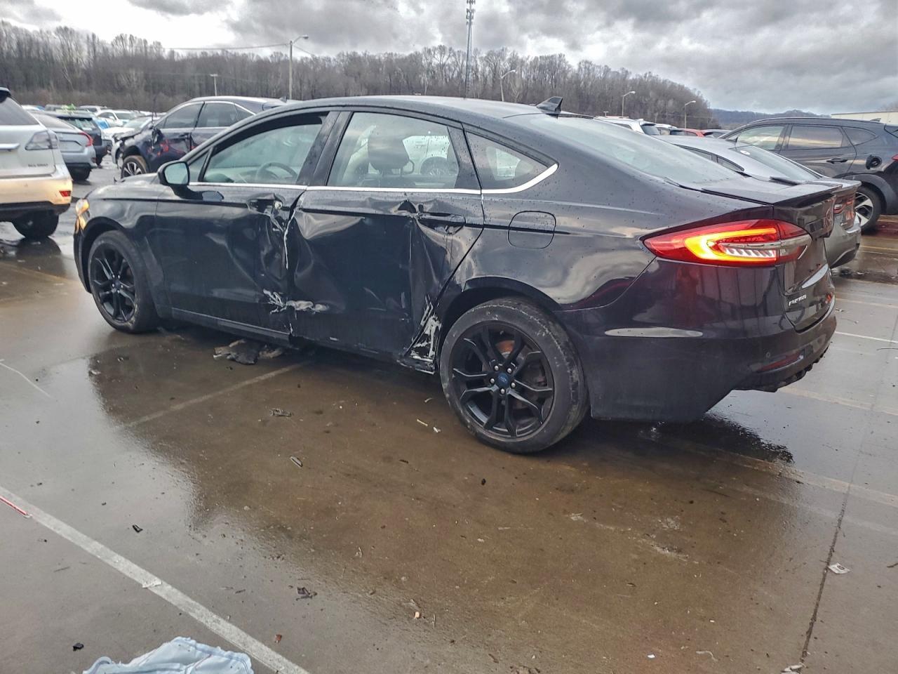 2020 Ford Fusion Se - Image 2