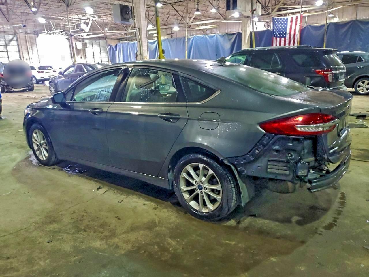 2020 Ford Fusion Se - Фото 2