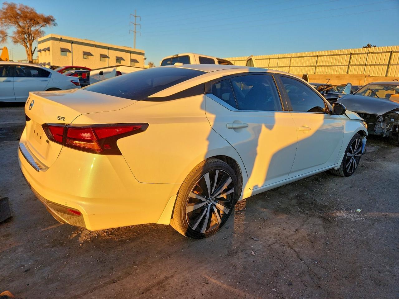 2020 Nissan Altima Sr - Image 3