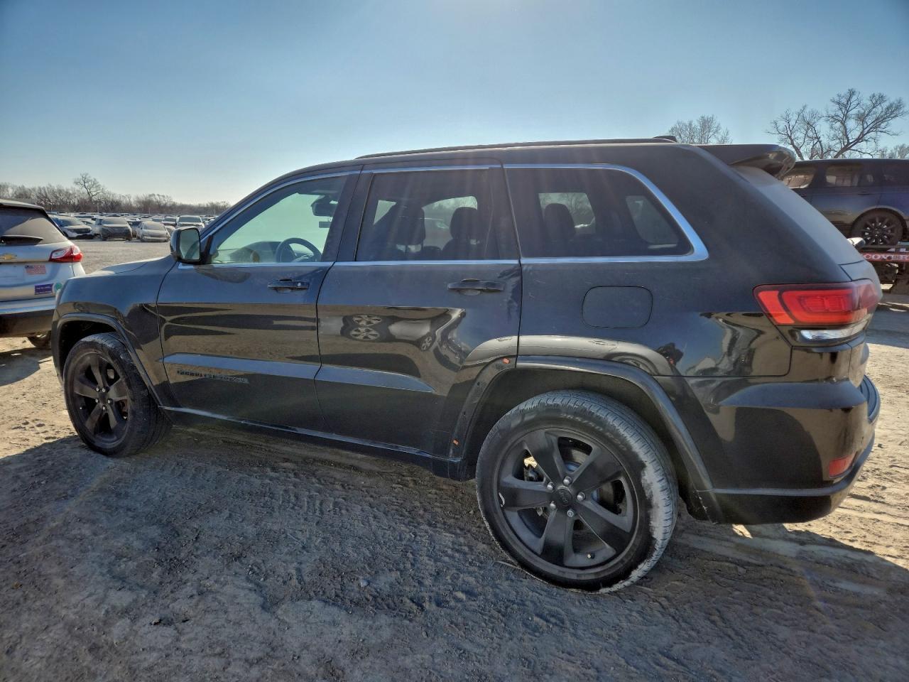 2015 Jeep Grand Cherokee Laredo - Image 2