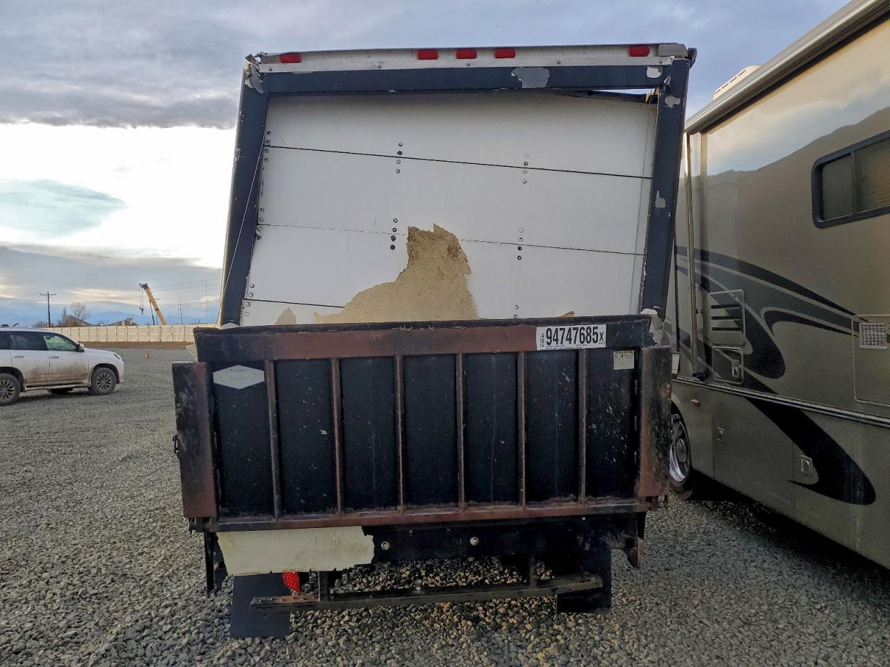 2006 Ford E350 Box Truck - Image 6