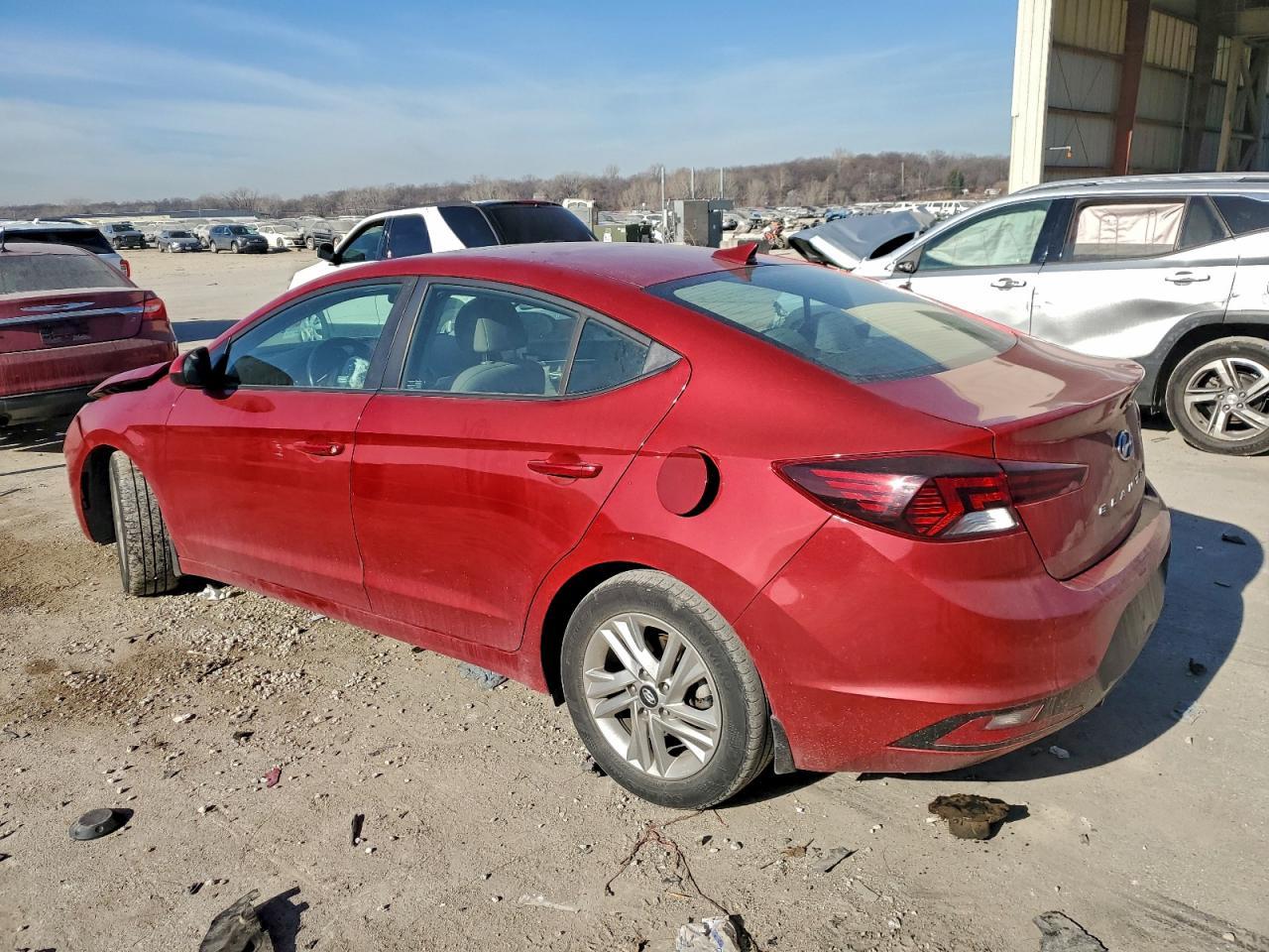 2020 Hyundai Elantra - Фото 2