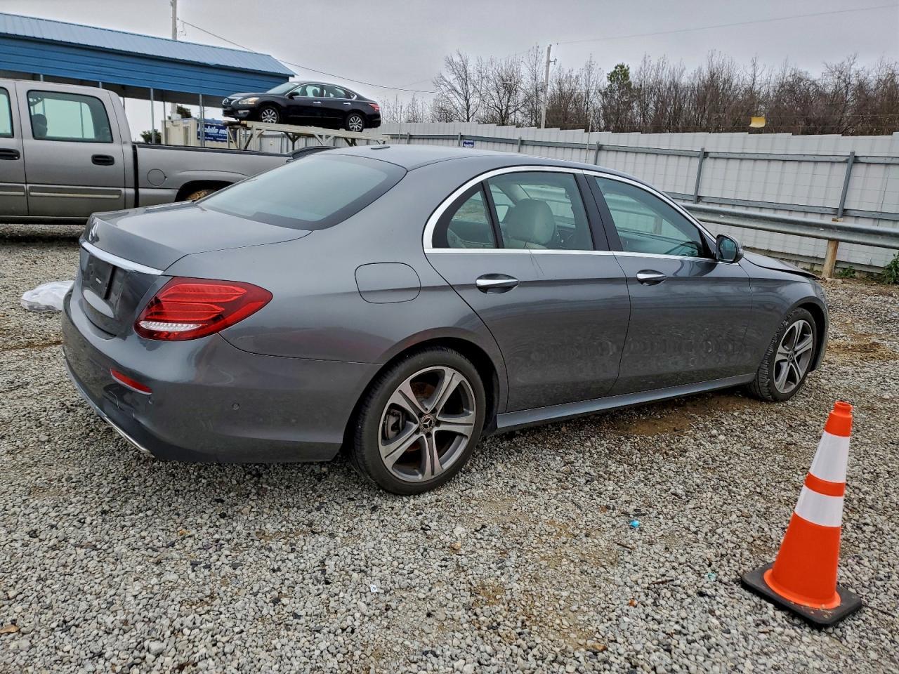 2018 Mercedes-Benz E 300 - Image 3
