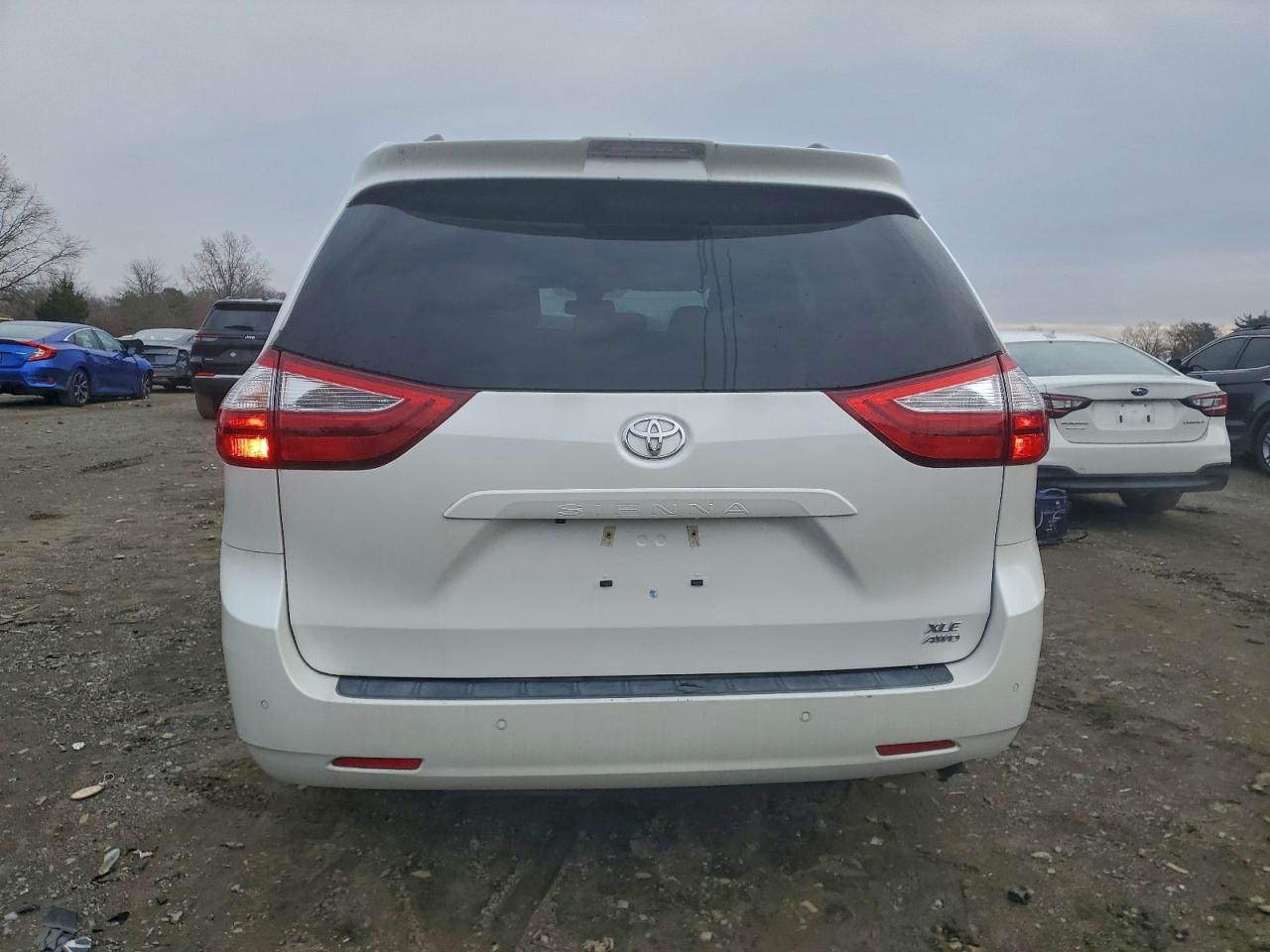 2019 Toyota Sienna Xle - Фото 6