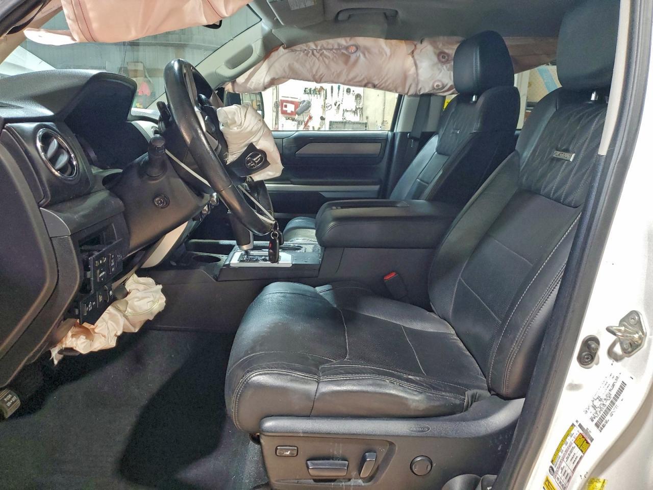 2014 Toyota Tundra Crewmax Platinum - Image 7