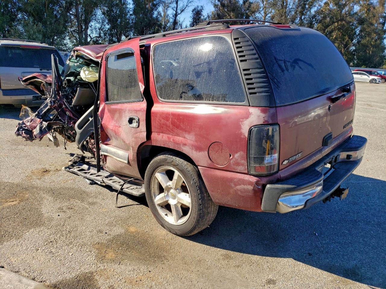 2003 Chevrolet Tahoe C1500 - Image 2