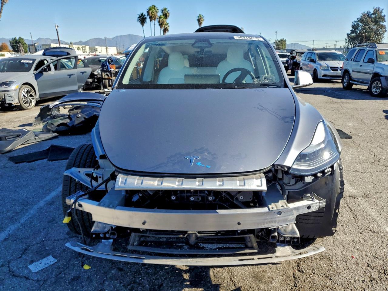 2025 Tesla Model Y - Фото 5