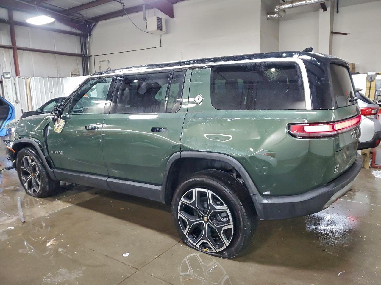 2026 Rivian R1S Adventure - Image 2