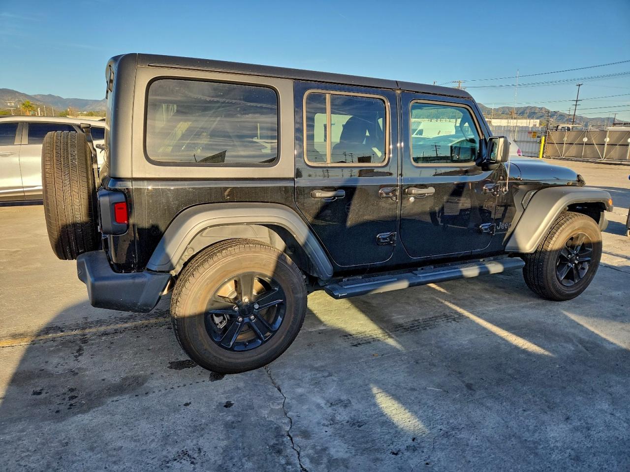 2023 Jeep Wrangler Sport - Фото 3