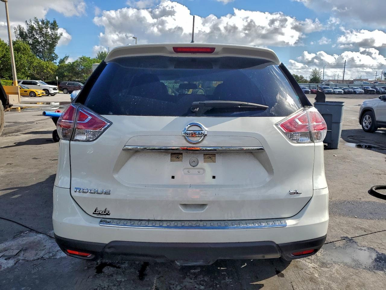 2015 Nissan Rogue S - Фото 6