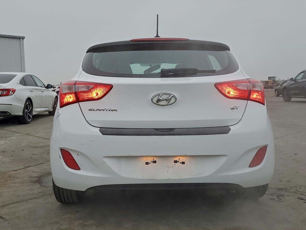 2017 Hyundai Elantra Gt - Фото 6