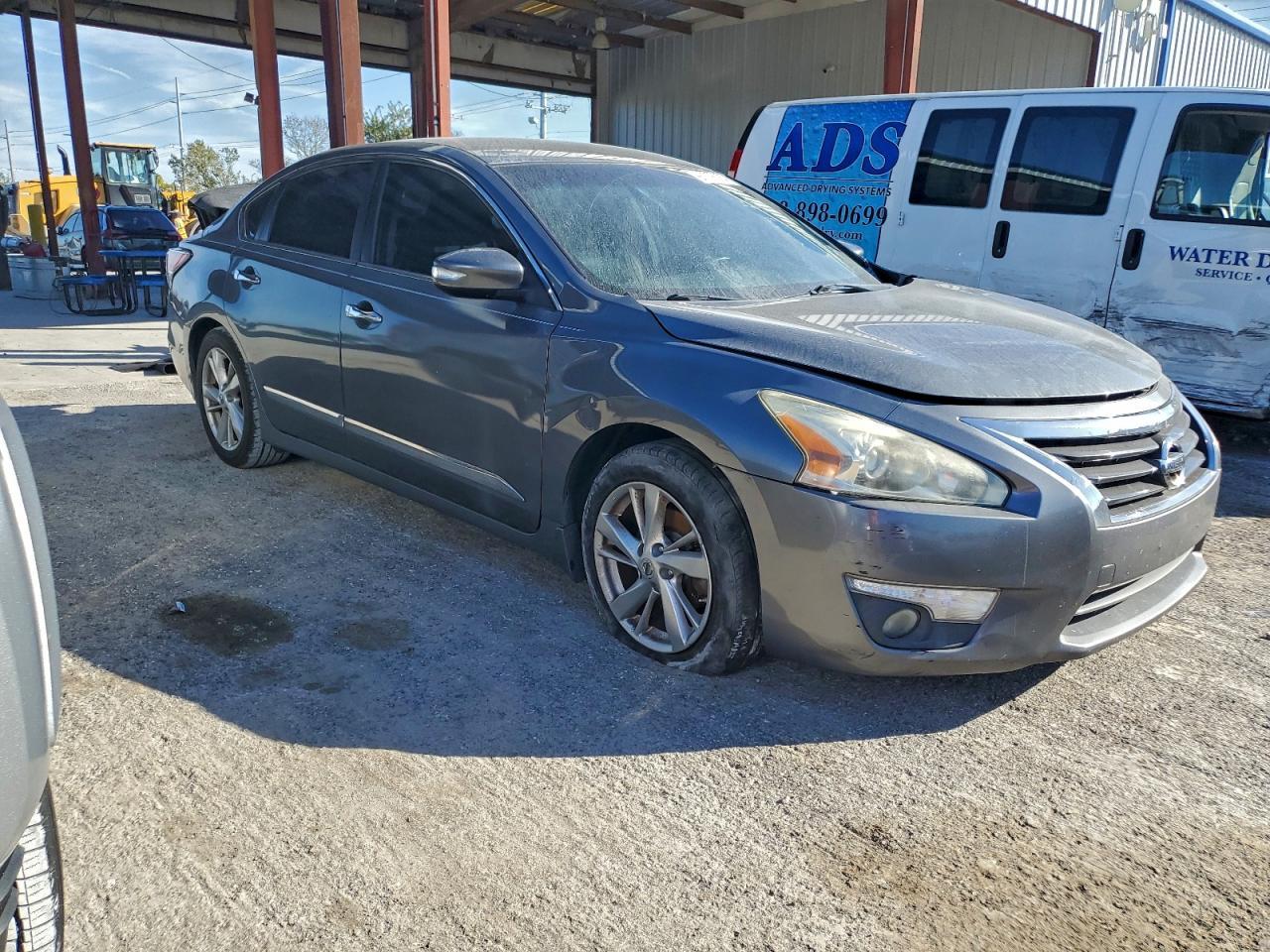 2015 Nissan Altima 2.5 - Image 4