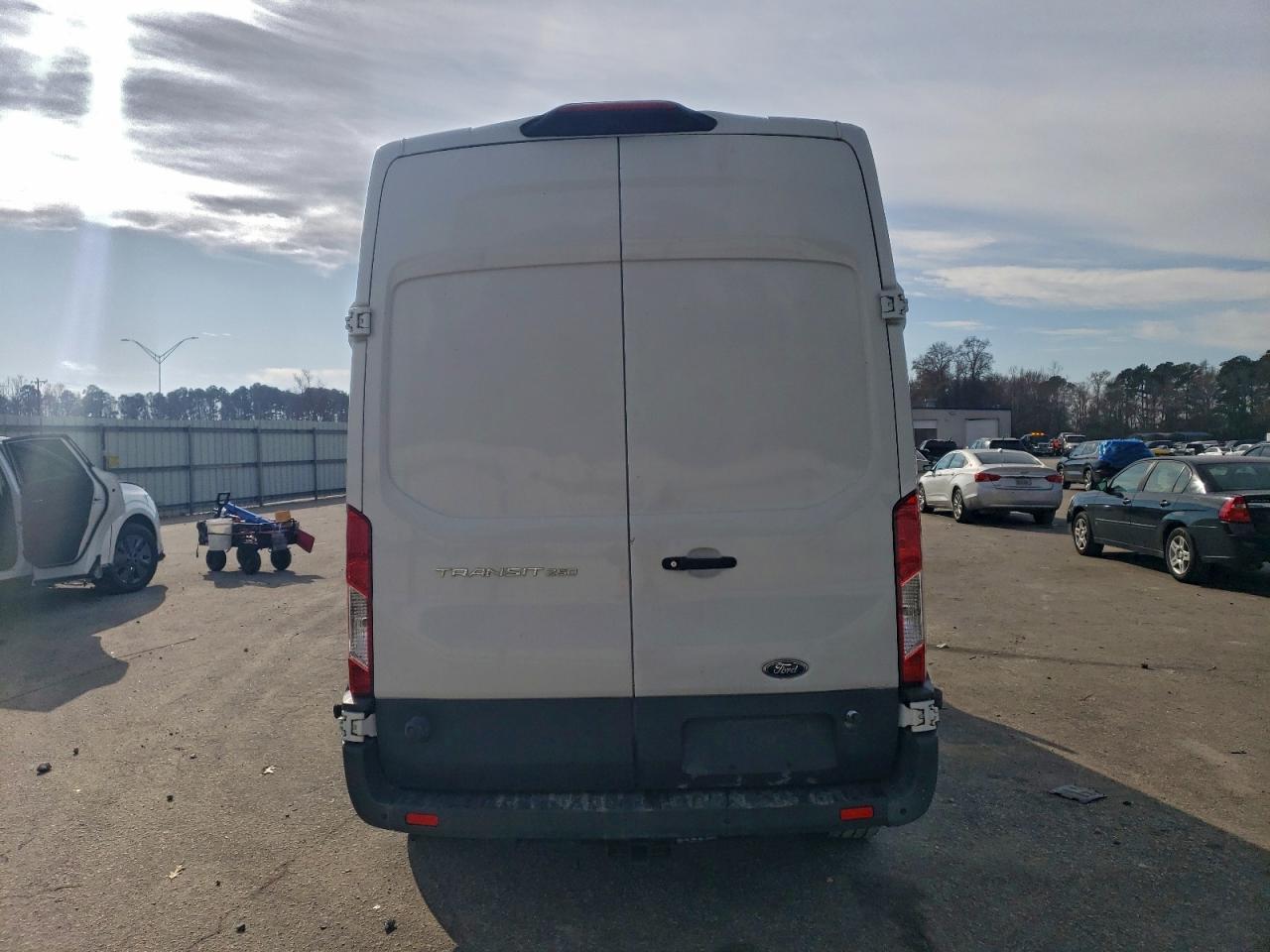 2018 Ford Transit T-250 - Image 6
