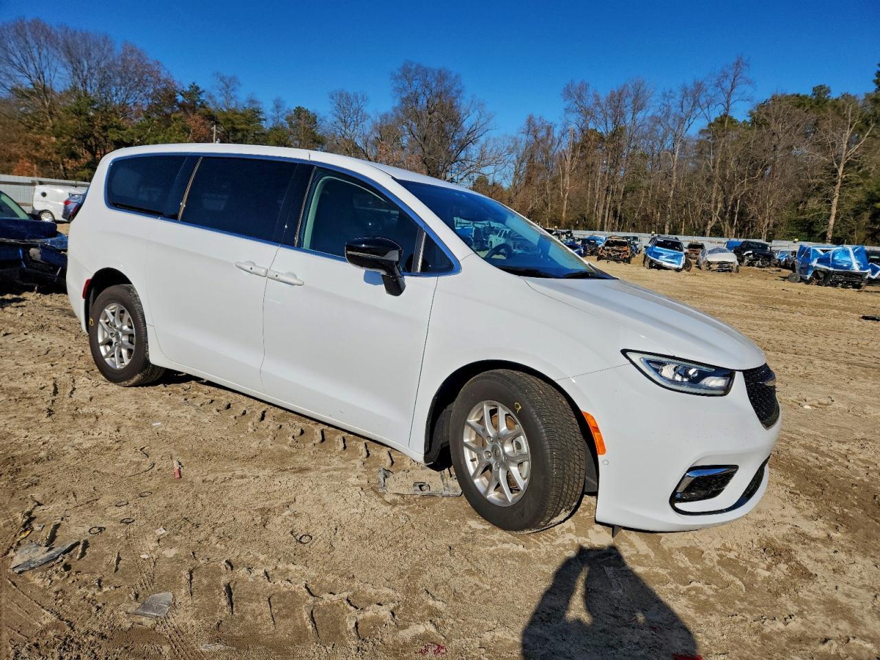 2024 Chrysler Pacifica Touring L - Image 4