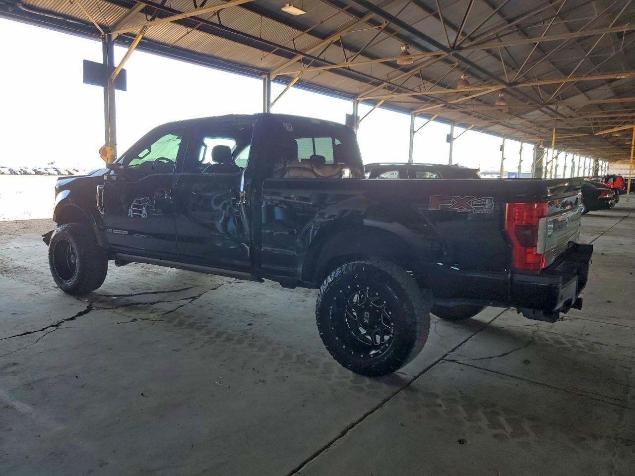 2017 Ford F350 Super Duty - Фото 2