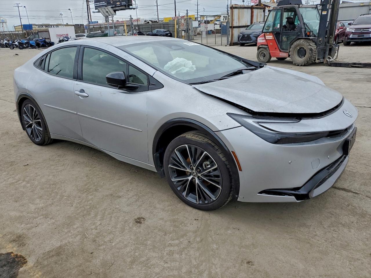 2024 Toyota Prius Le - Image 4