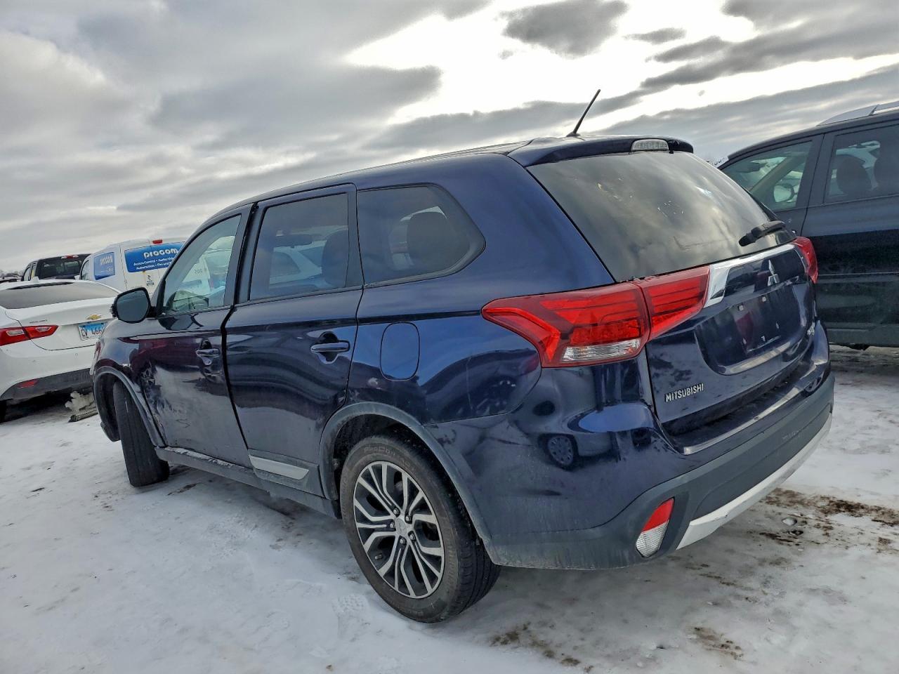 2016 Mitsubishi Outlander Se - Фото 2