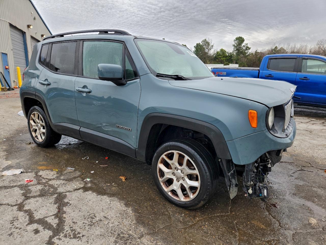 2017 Jeep Renegade Latitude - Image 4