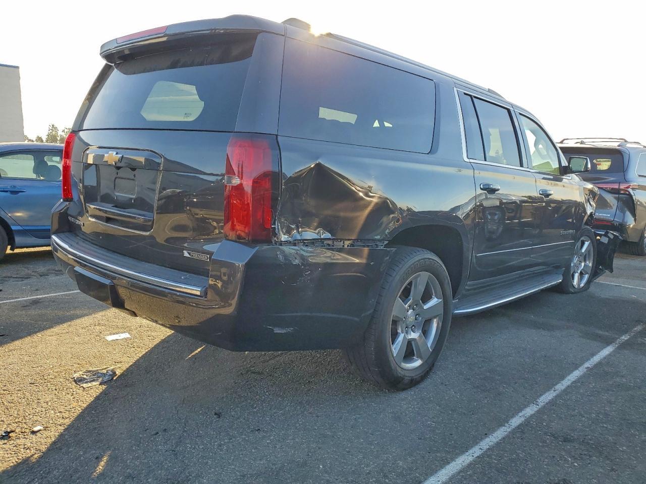 2018 Chevrolet Suburban K1500 Premier - Image 3