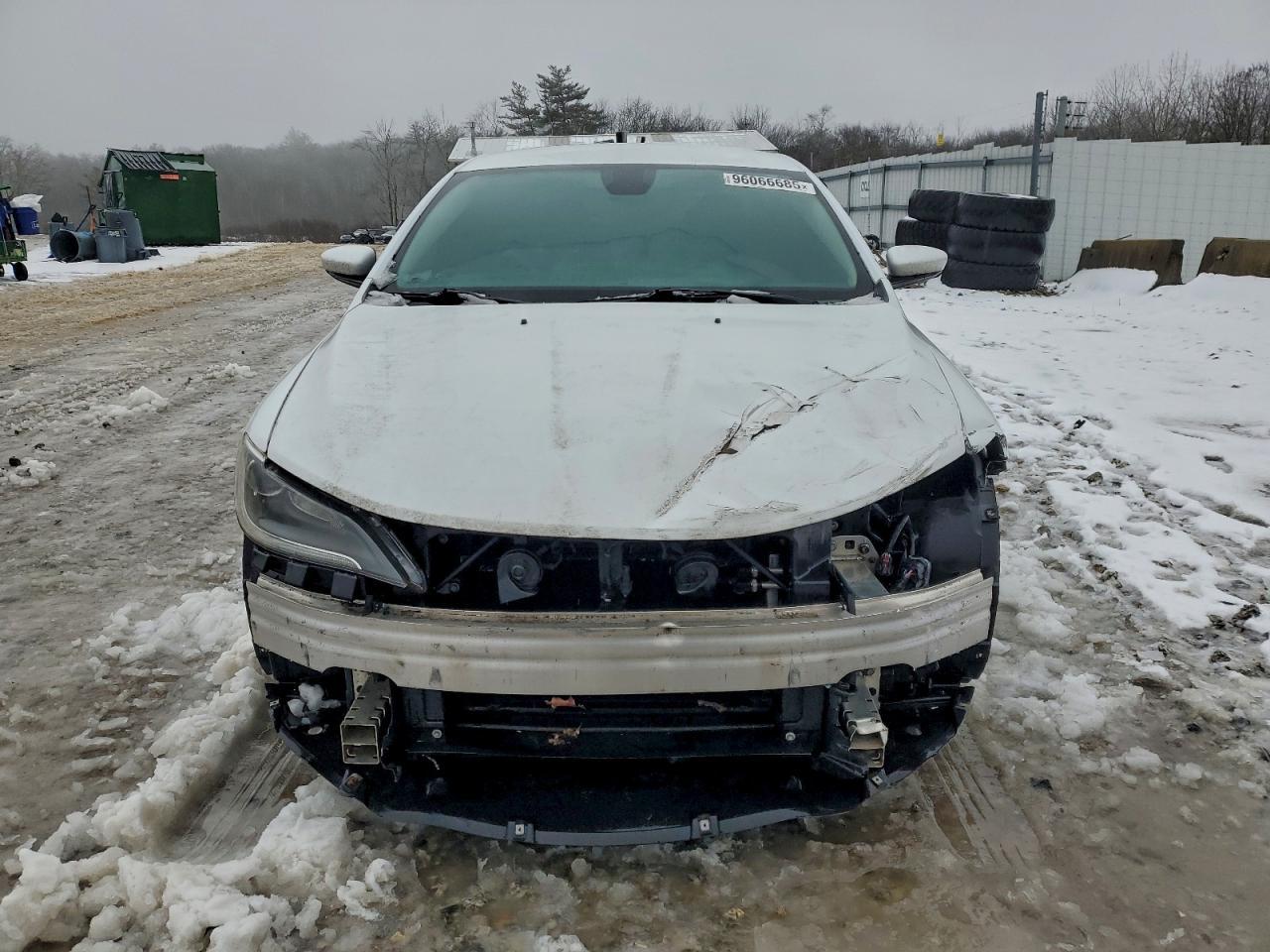 2015 Chrysler 200 Limited - Image 5