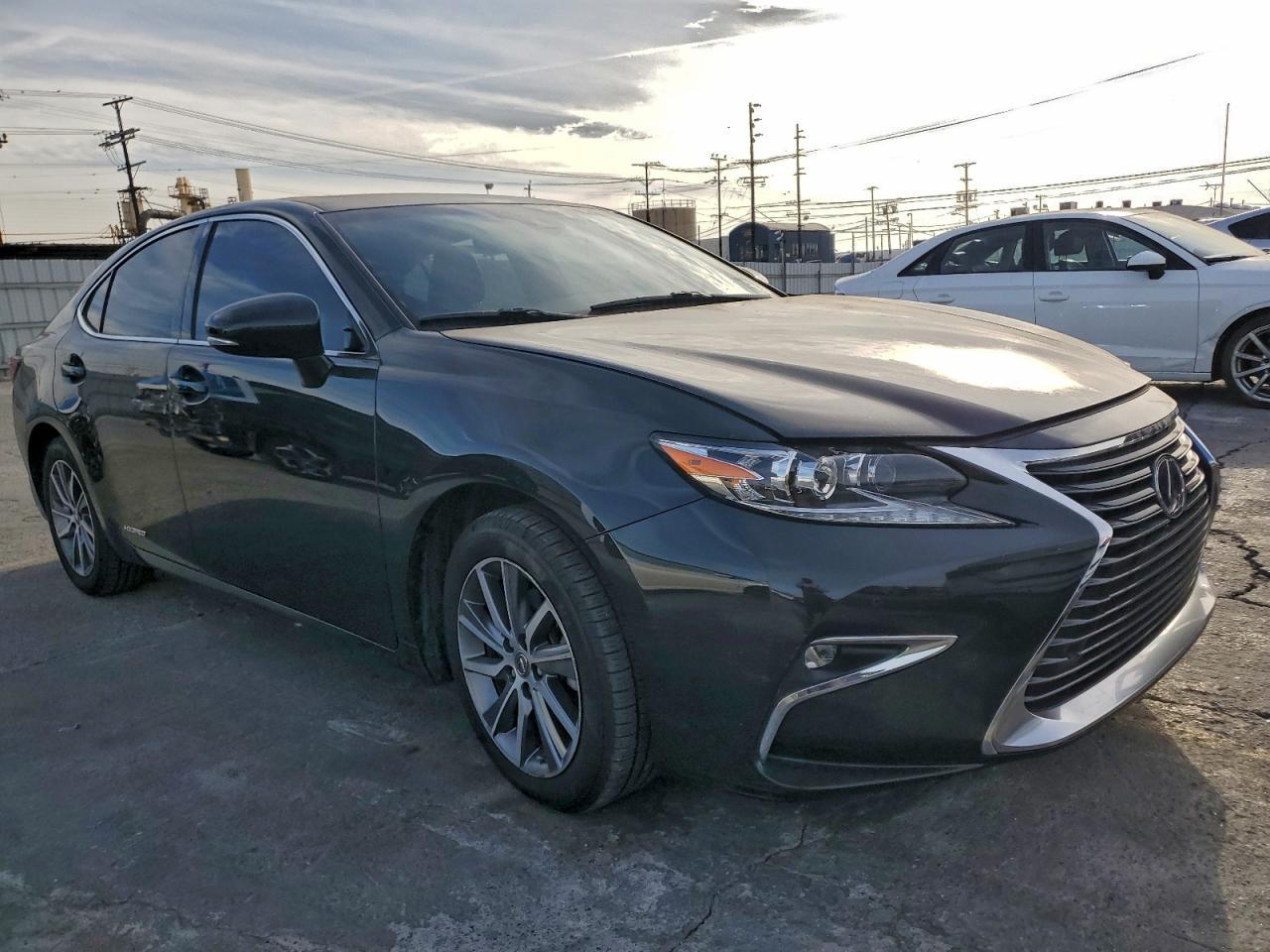 2018 Lexus Es 300H - Image 4