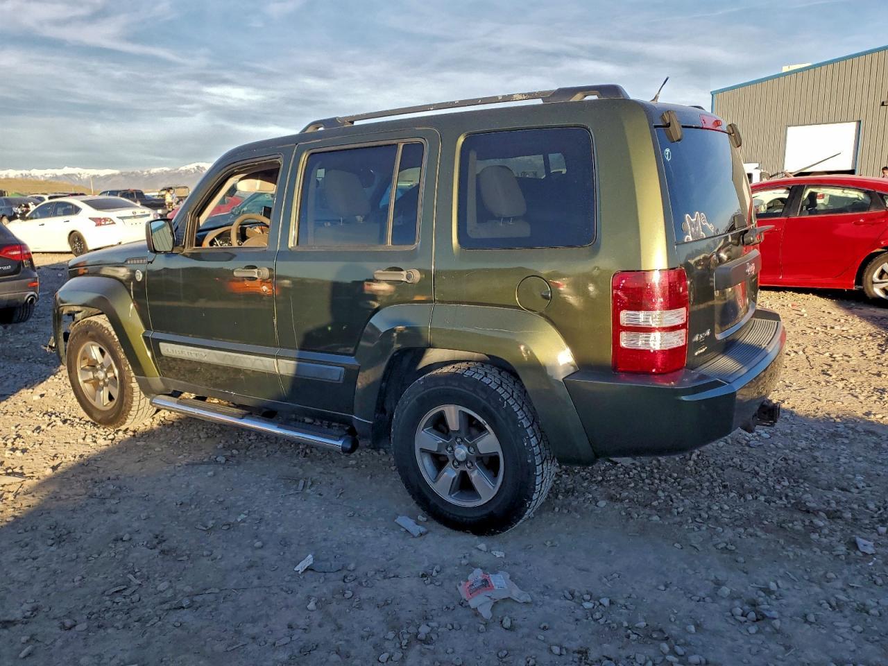 2008 Jeep Liberty Sport - Фото 2