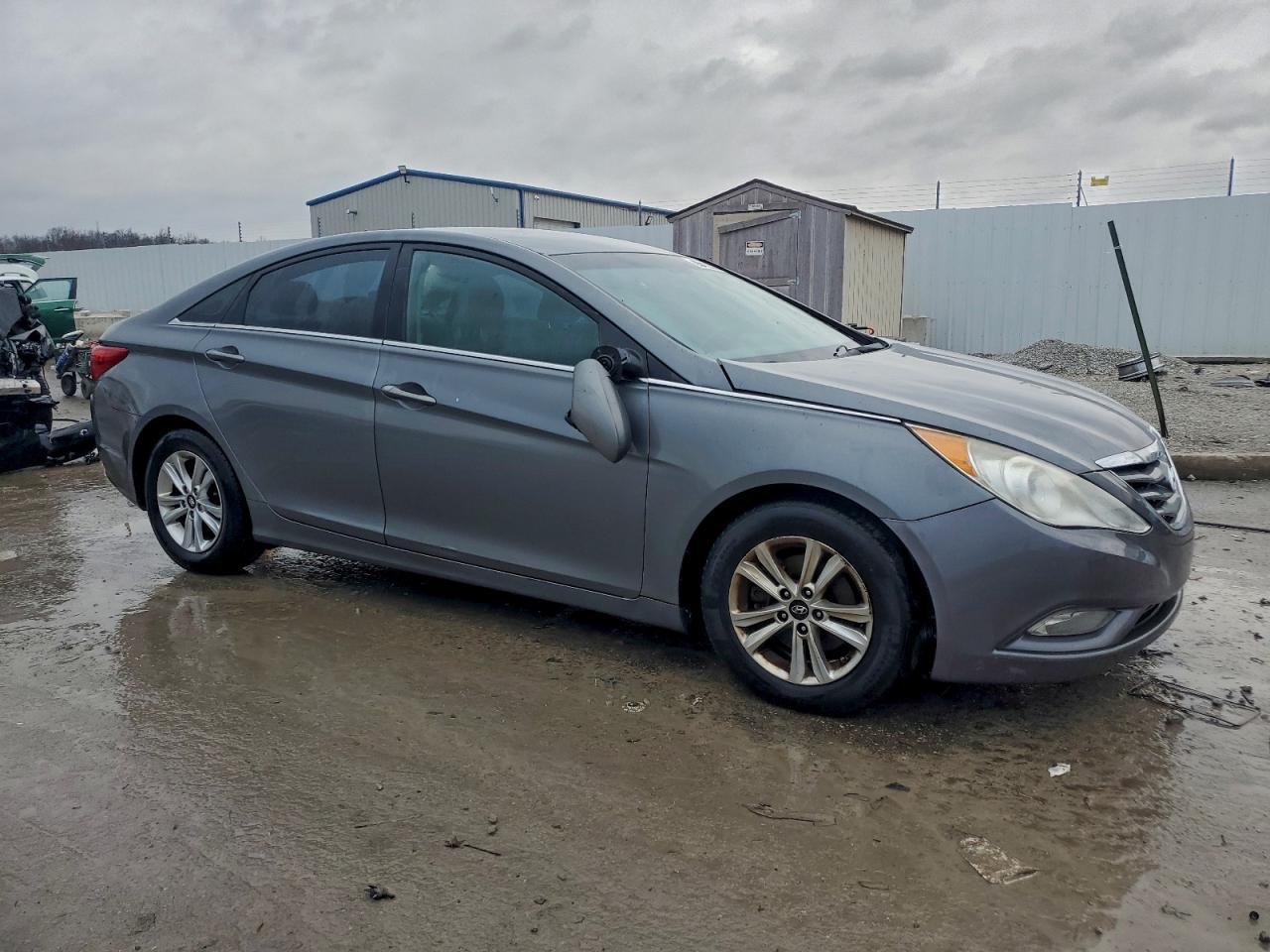 2013 Hyundai Sonata Gls - Image 4