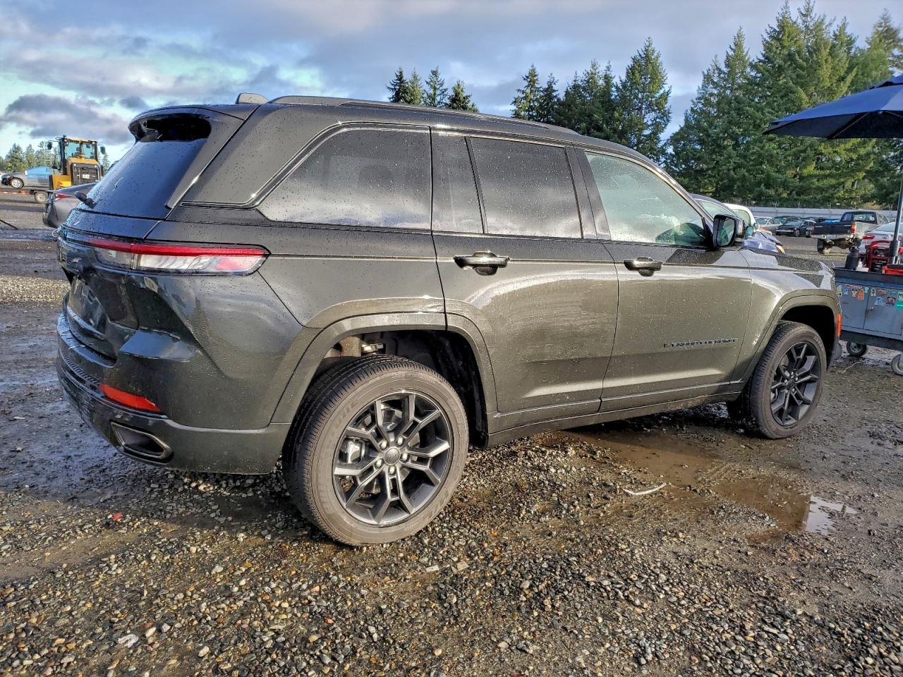 2024 Jeep Grand Cherokee Limited 4Xe - Image 3