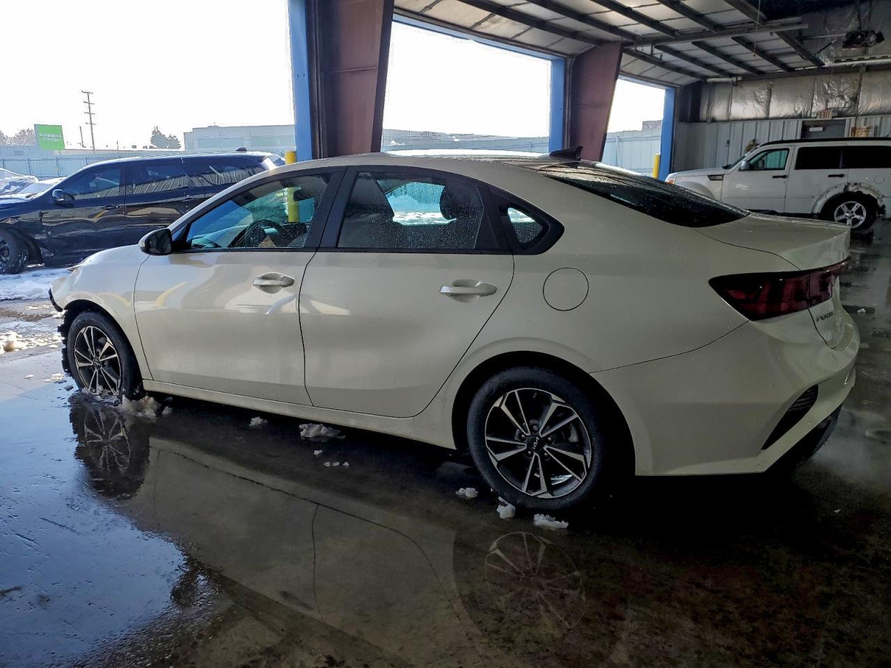 2024 Kia Forte Lx - Фото 2