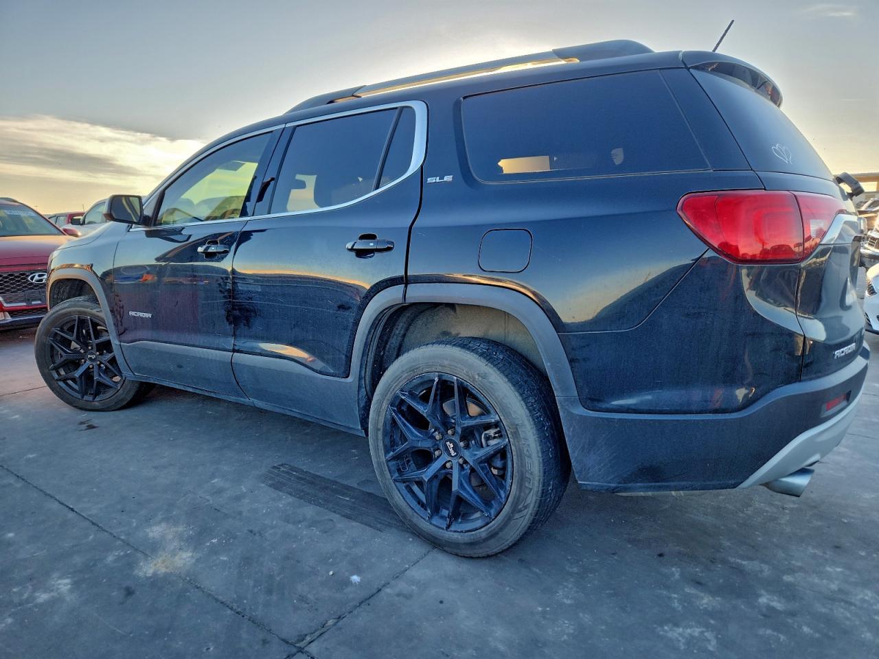 2019 GMC Acadia Sle - Image 2