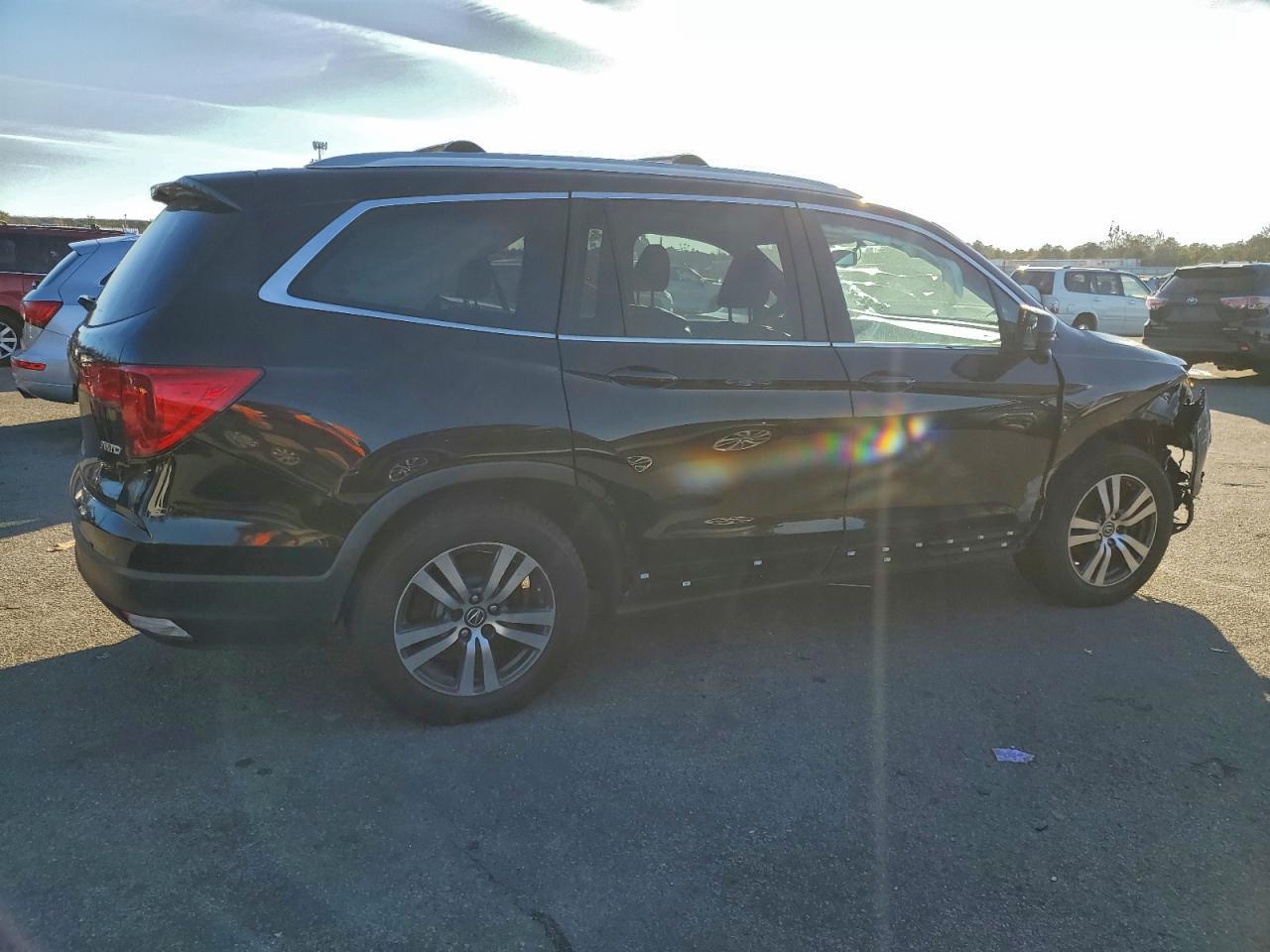 2017 Honda Pilot Exl - Image 3