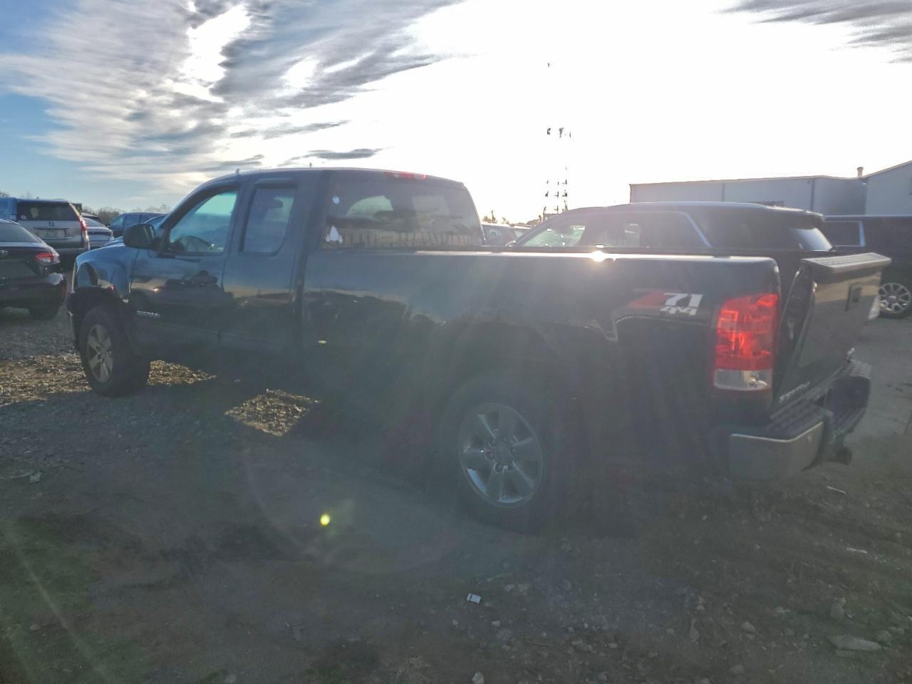 2013 GMC Sierra K1500 Sle - Image 2