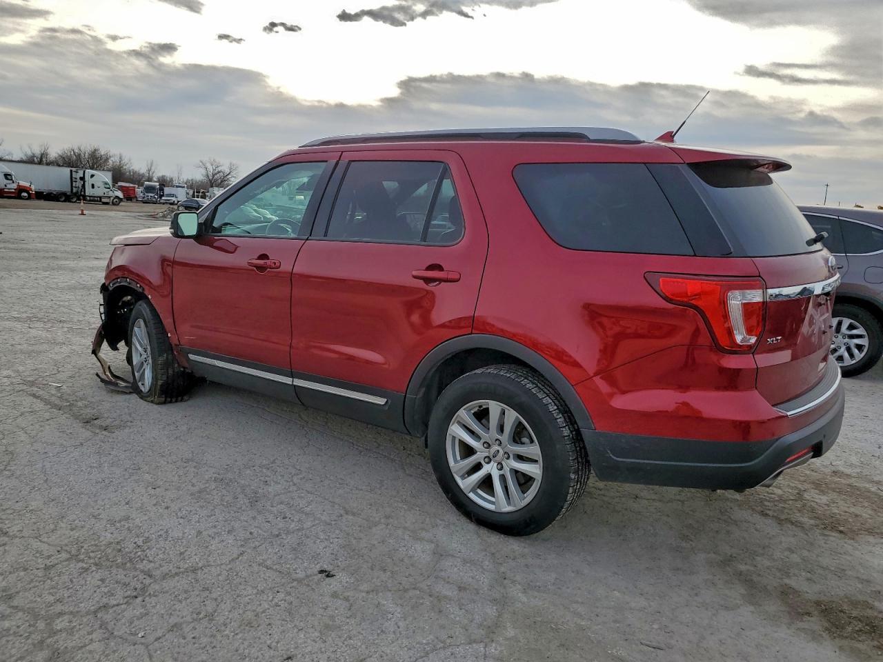 2018 Ford Explorer - Фото 2