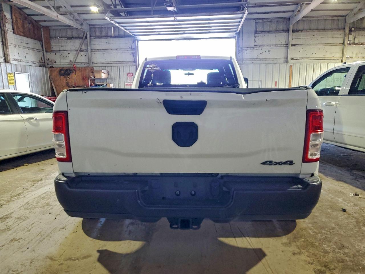 2023 Ram 3500 Tradesman 4Wd 6.7L Tdsl 8'Box - Фото 6