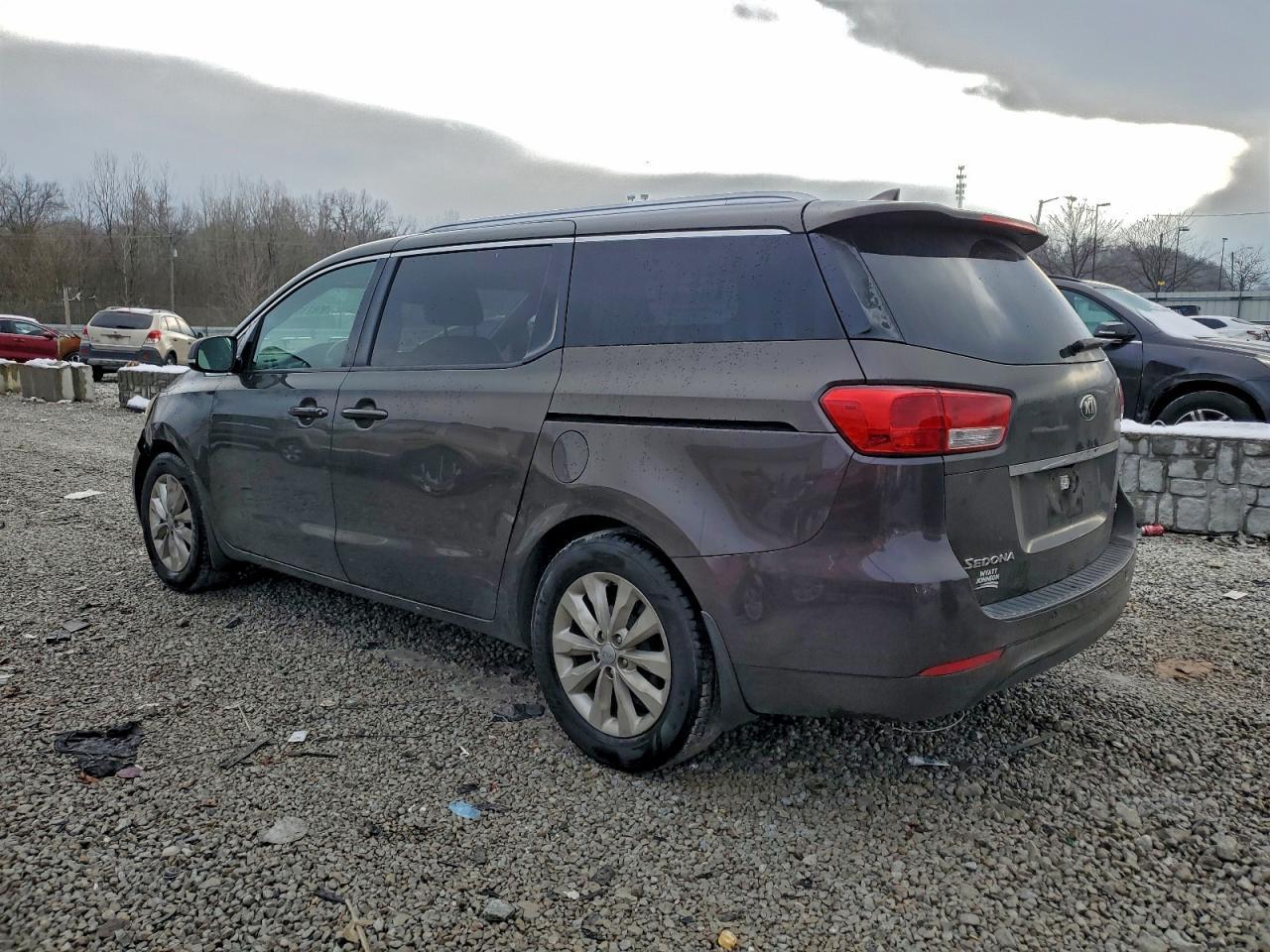 2016 Kia Sedona Ex - Фото 2