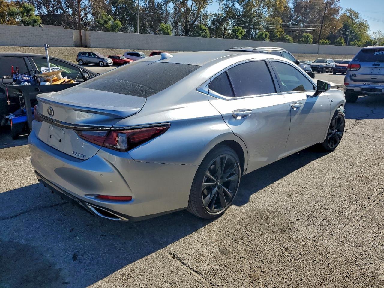 2024 Lexus Es 350 F Sport Handling - Image 3