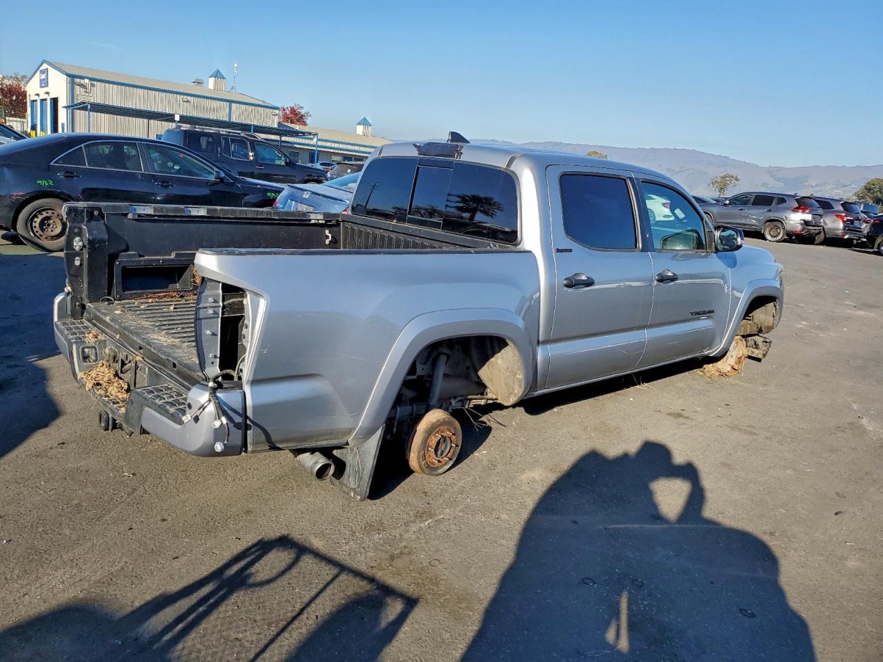 2017 Toyota Tacoma Double Cab - Фото 3