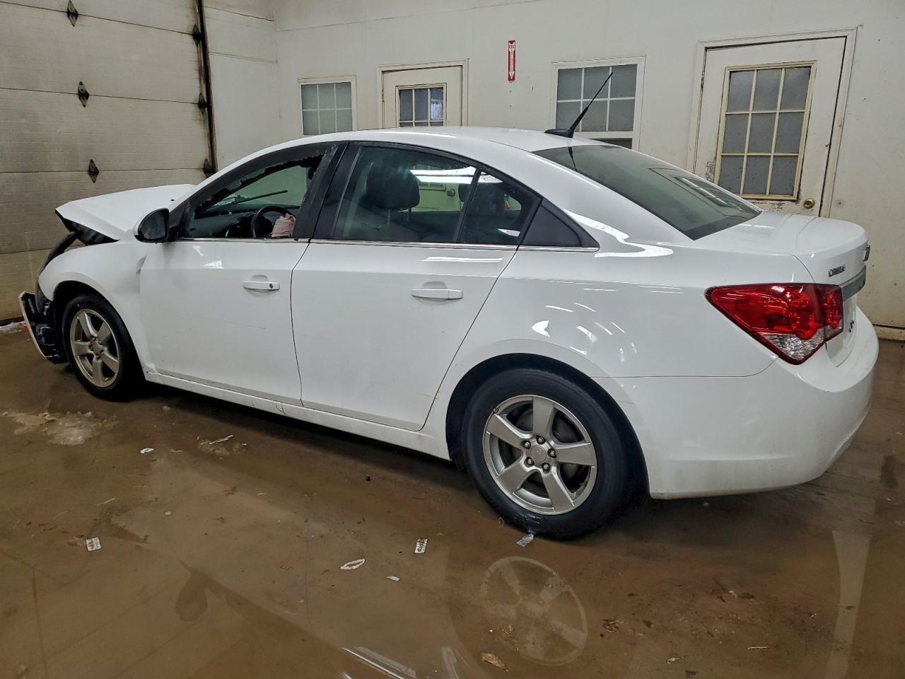 2014 Chevrolet Cruze Lt - Image 2