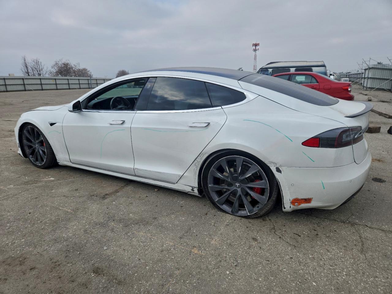 2020 Tesla Model S - Фото 2