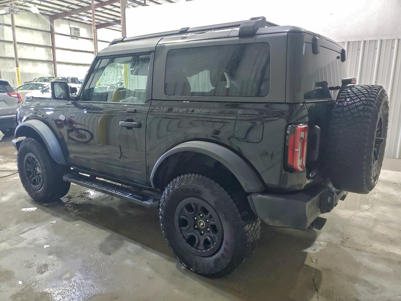 2022 Ford Bronco Base - Image 2