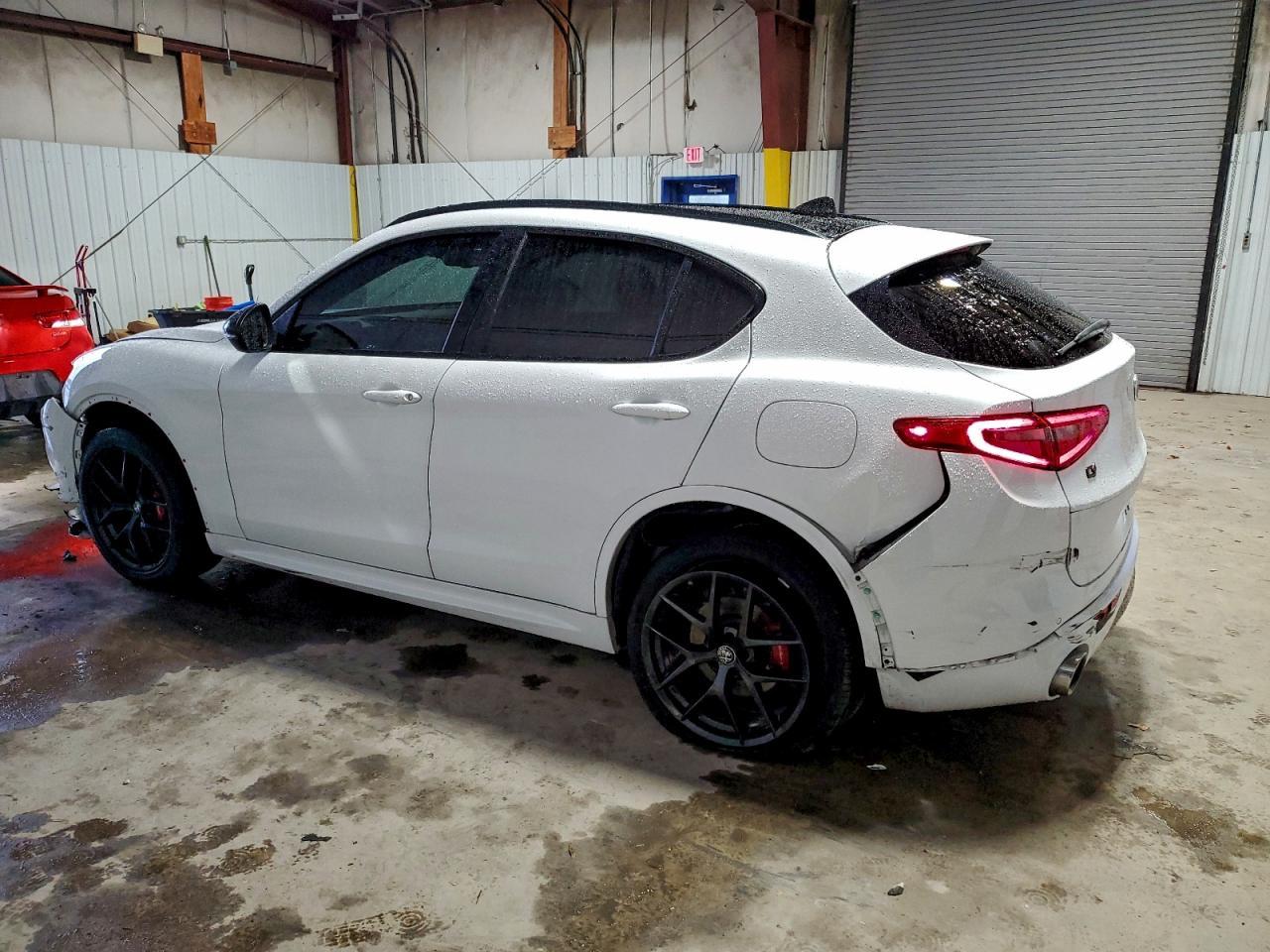 2021 Alfa Romeo Stelvio Ti - Image 2