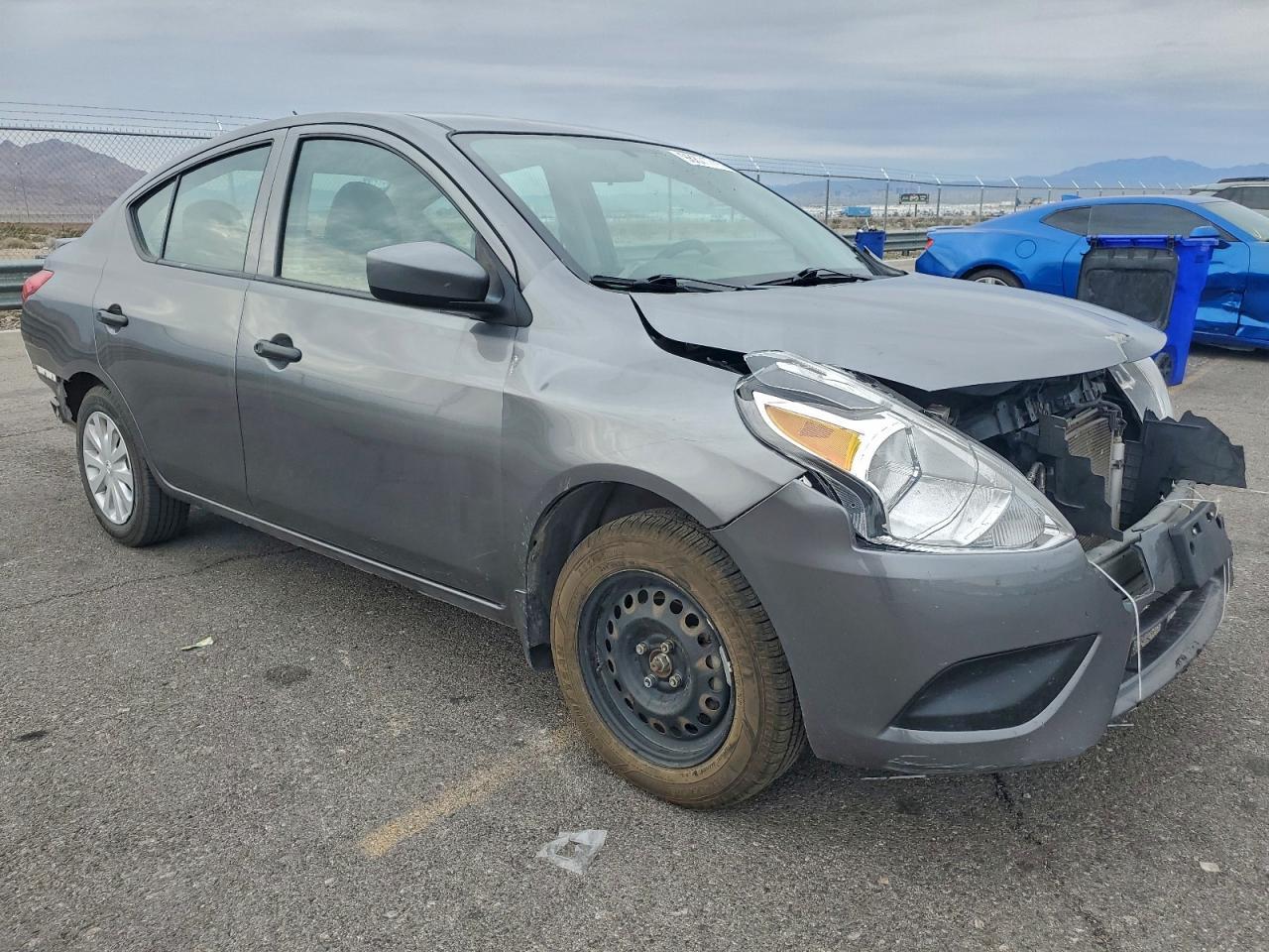 2018 Nissan Versa S - Фото 4
