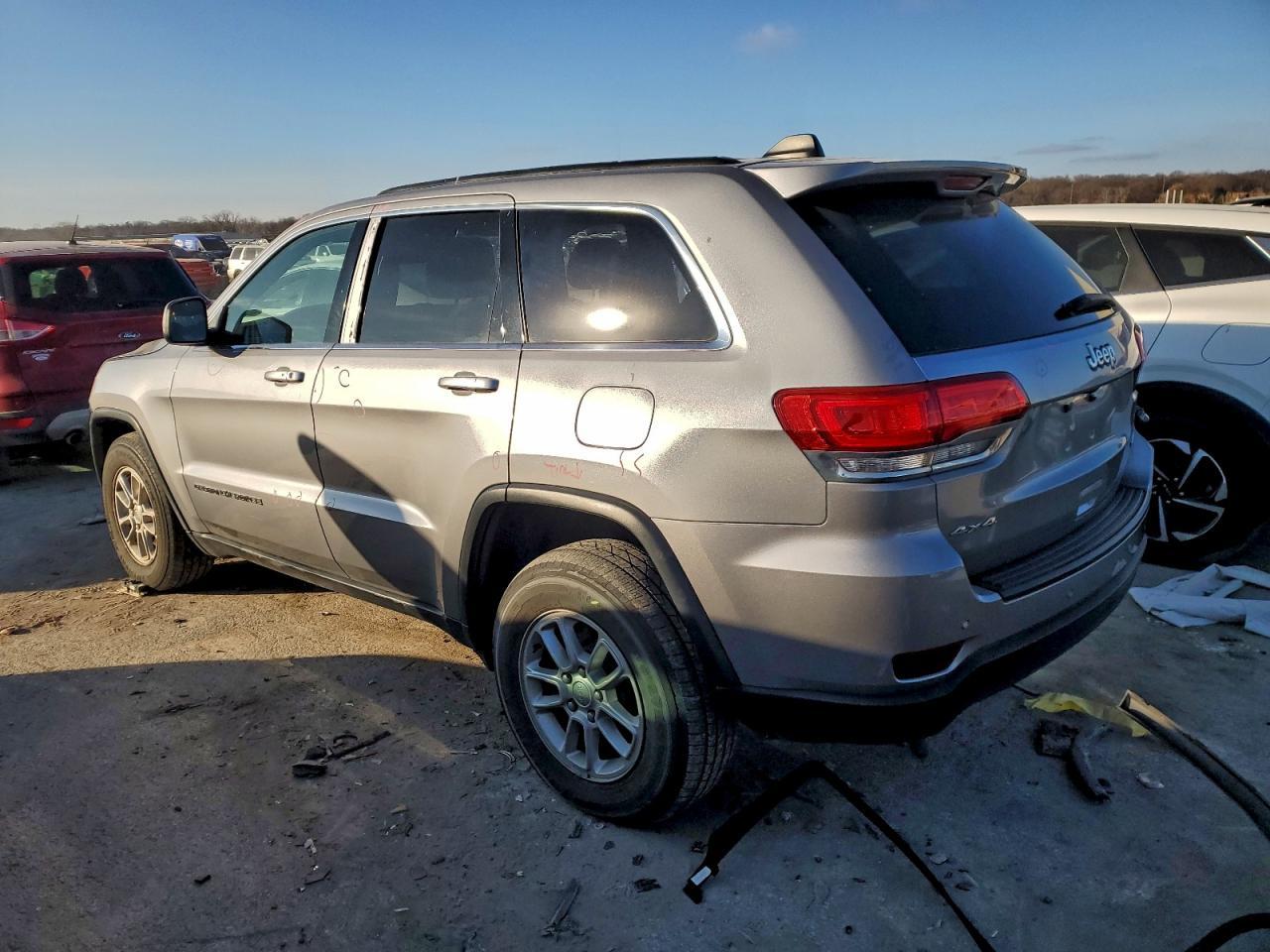 2019 Jeep Grand Cherokee Laredo - Image 2