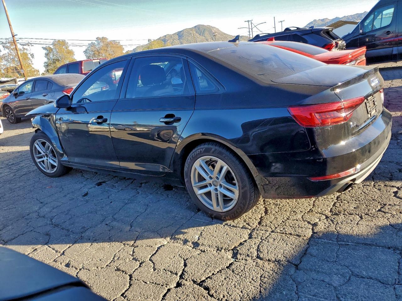 2017 Audi A4 Ultra Premium - Фото 2